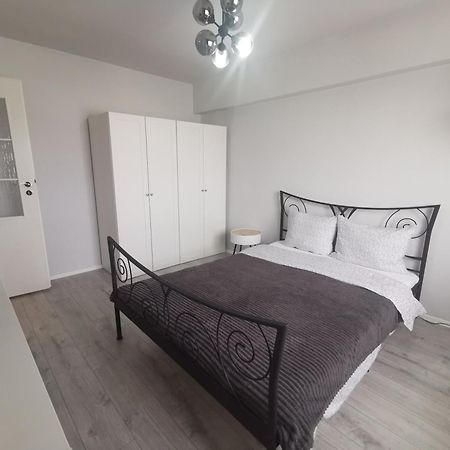 Apartament Carla Apartment Deva Bagian luar foto